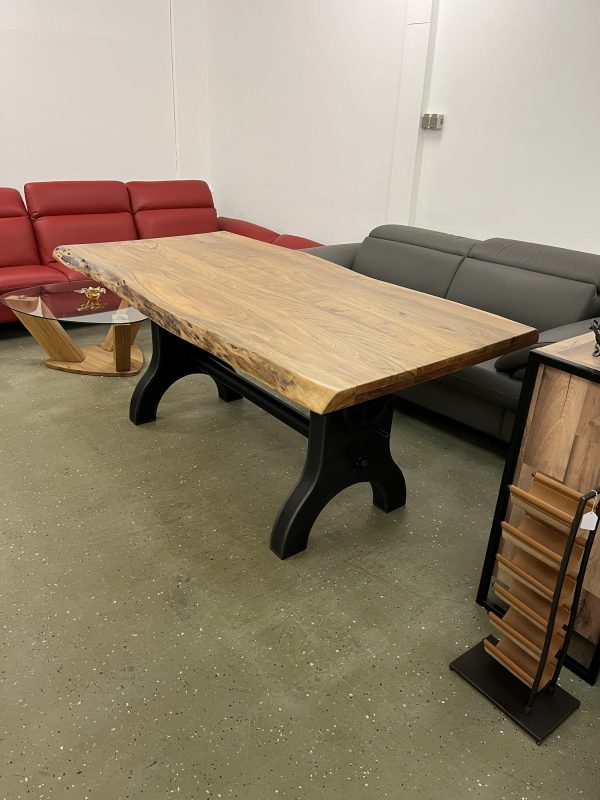 Tisch Industrie Rustikal Gusseisern
Höhenverstellbar massiv Holztisch Akazie + Echt Baumkante – Bild 19