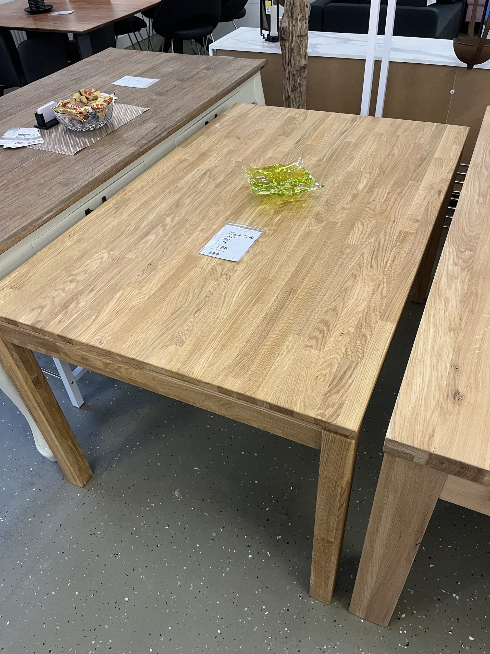 Esstisch Tisch + Massivholz Eiche 
+Echte Baumkante