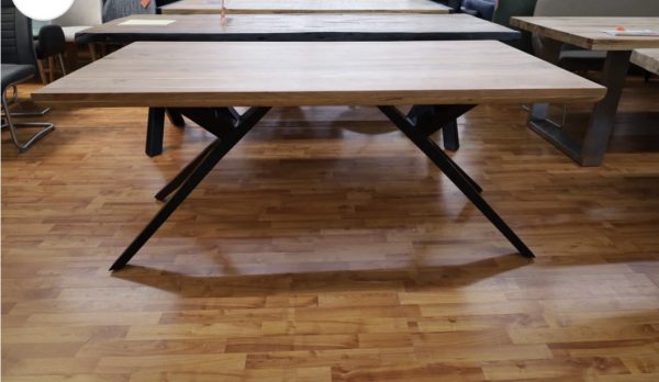 Esstisch Tisch + Massivholz Akazie +
Designer Gestell