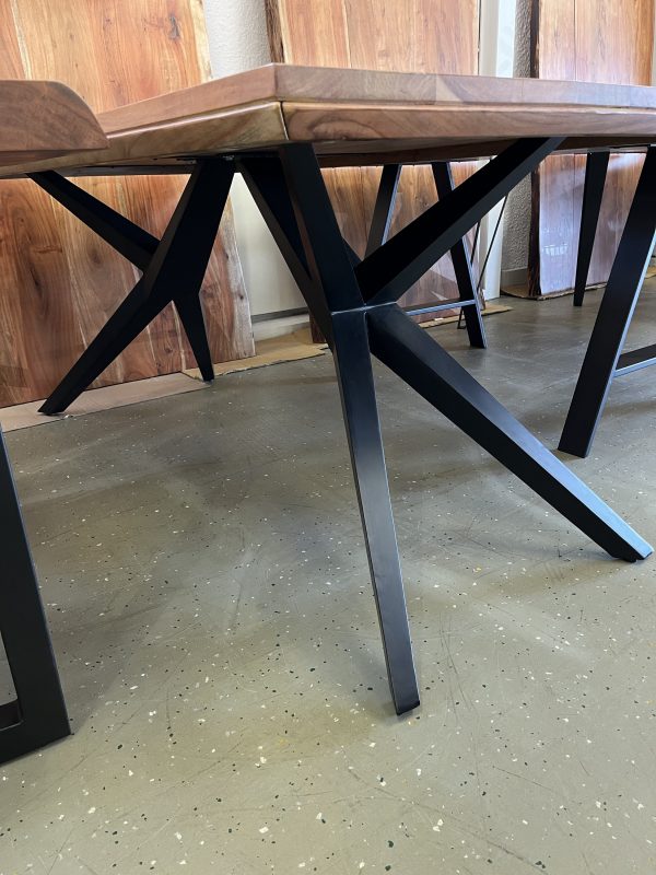 Esstisch Tisch + Massivholz Akazie +
Designer Gestell – Bild 10