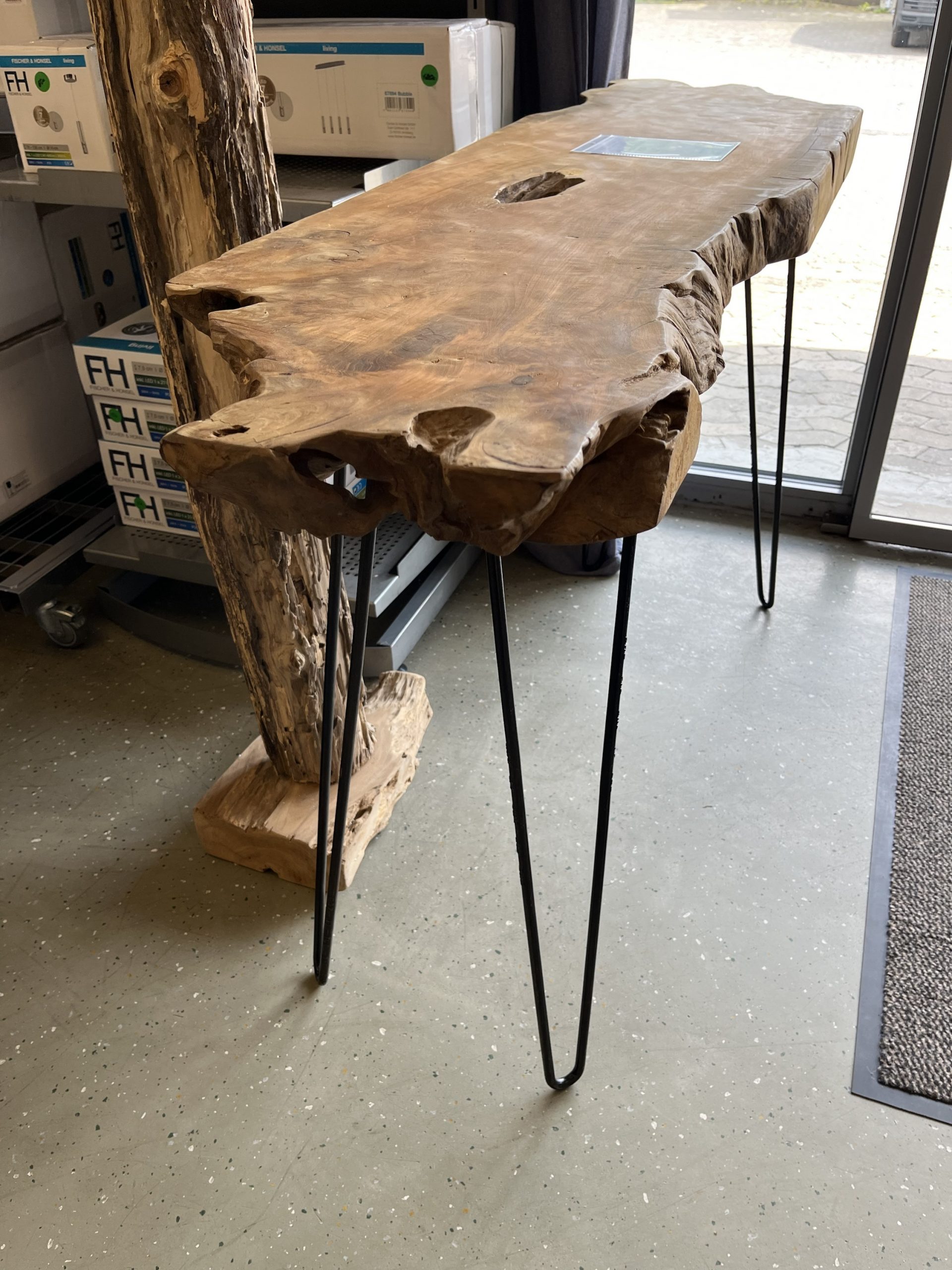Konsolentisch aus massivem Teakwurzelholz 150x42x84cm – Bild 4