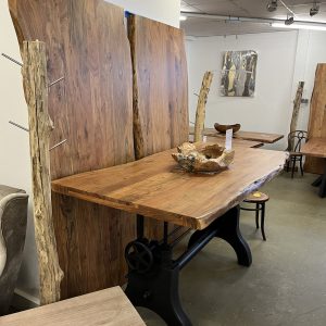 Tisch Industrie Rustikal Gusseisern
Höhenverstellbar massiv Holztisch Akazie + Echt Baumkante