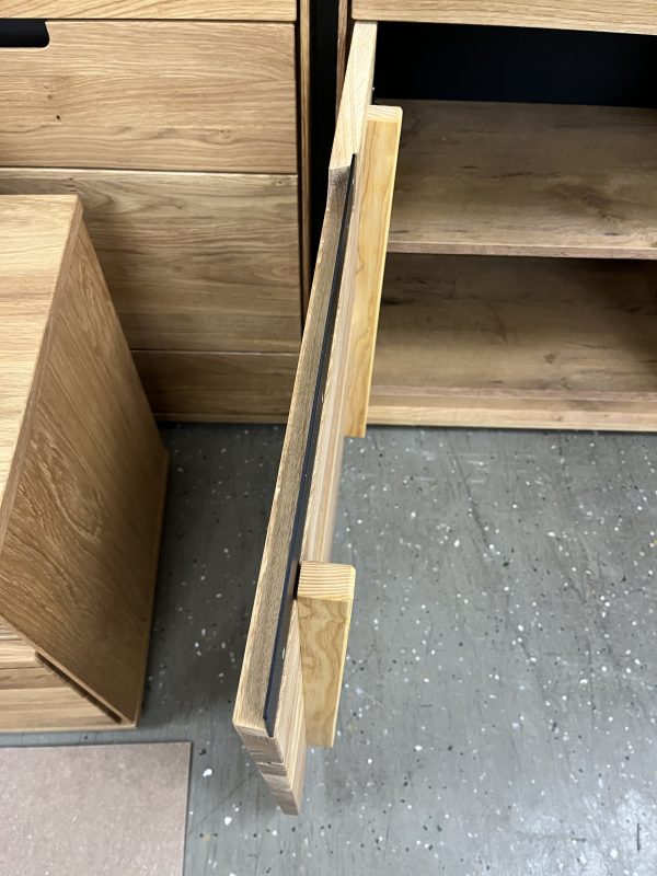 Highboard Kommode Vitrine Front
Massivholz Eiche – Bild 7