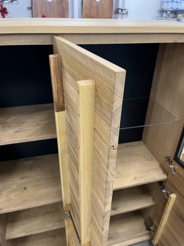 Highboard Kommode Vitrine Front
Massivholz Eiche – Bild 8