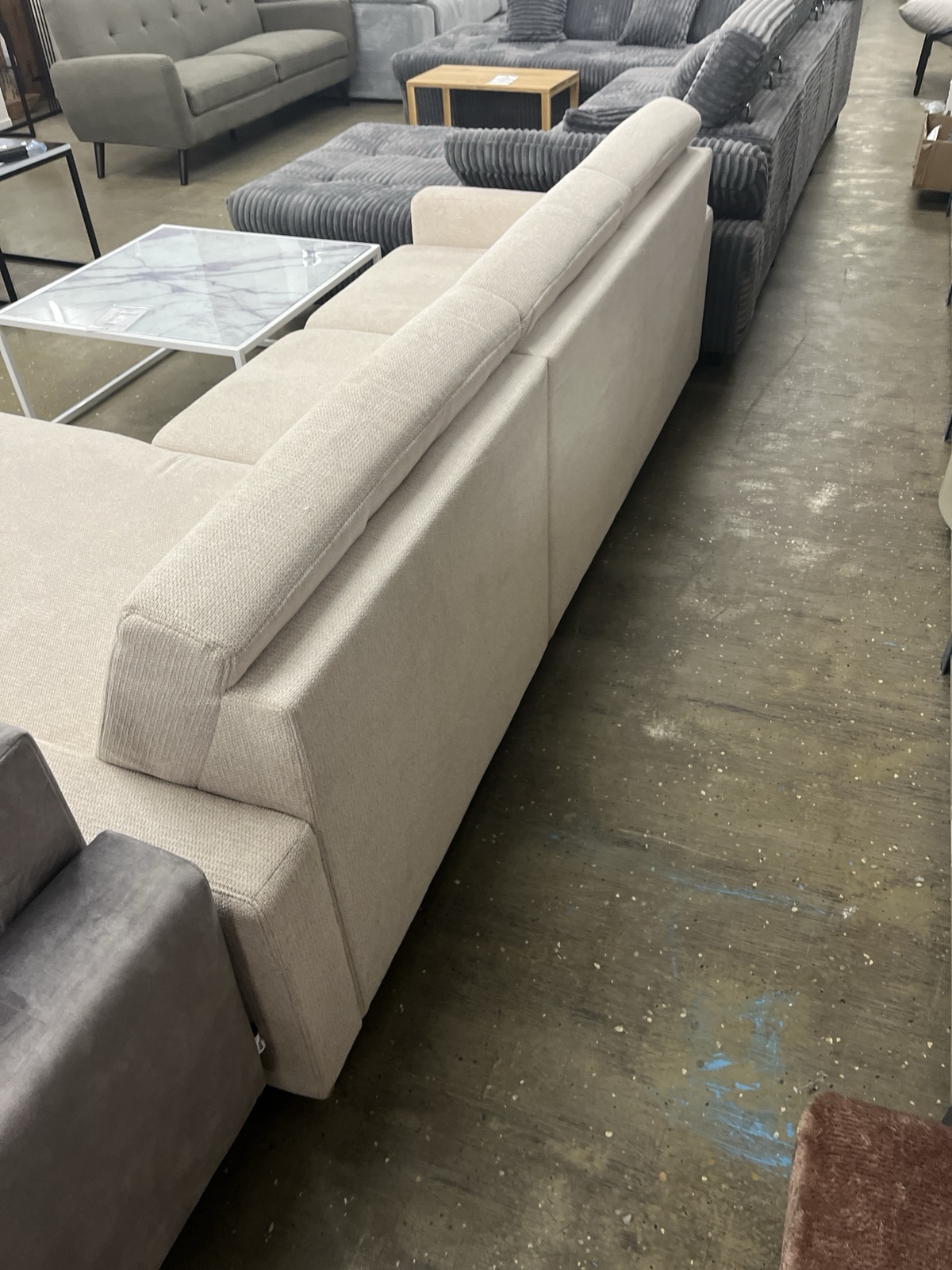 Ecksofa mit Holzfüßen Récamiere links und rechts montierbar ! – Bild 4