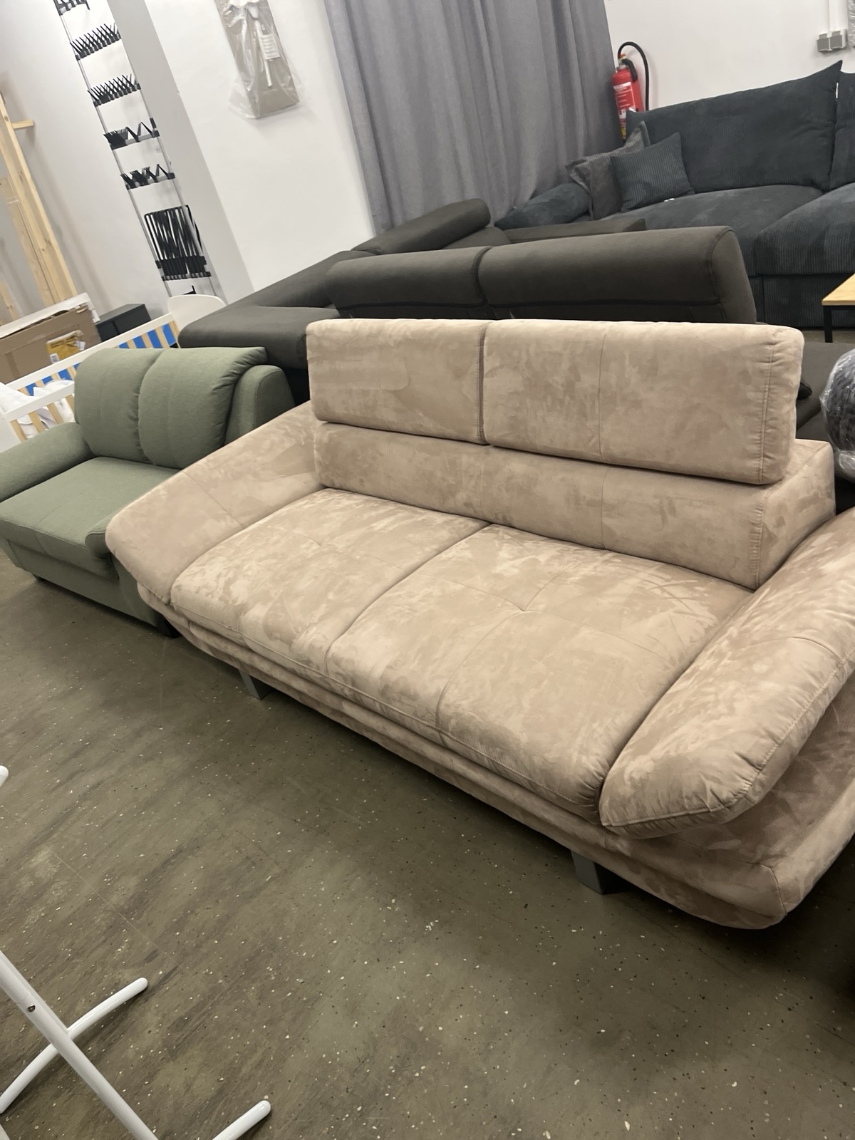 Sofa, mit Armteilverstellung & Kopfteilverstellung❗️
Maße: 220x96x92 cm