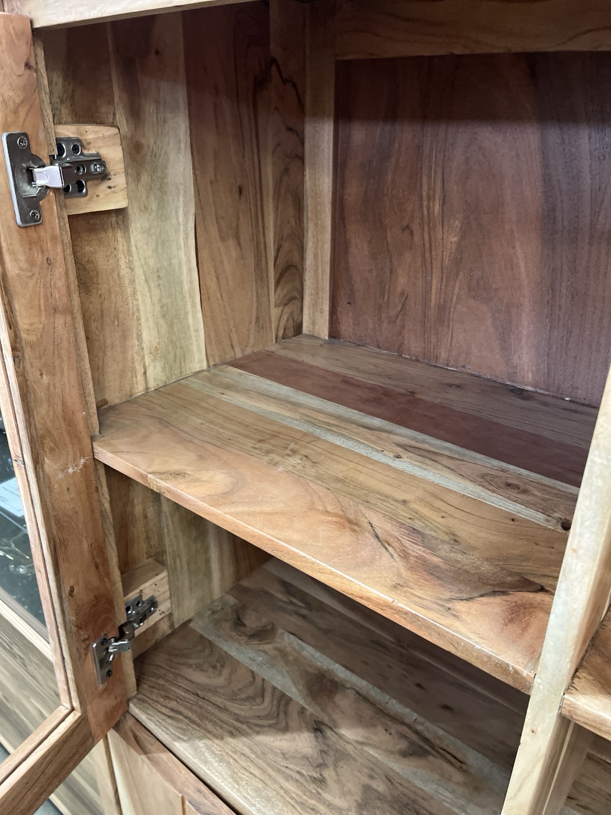 Highboard aus Akazien Massivholz
140x151x45 cm Neu – Bild 4