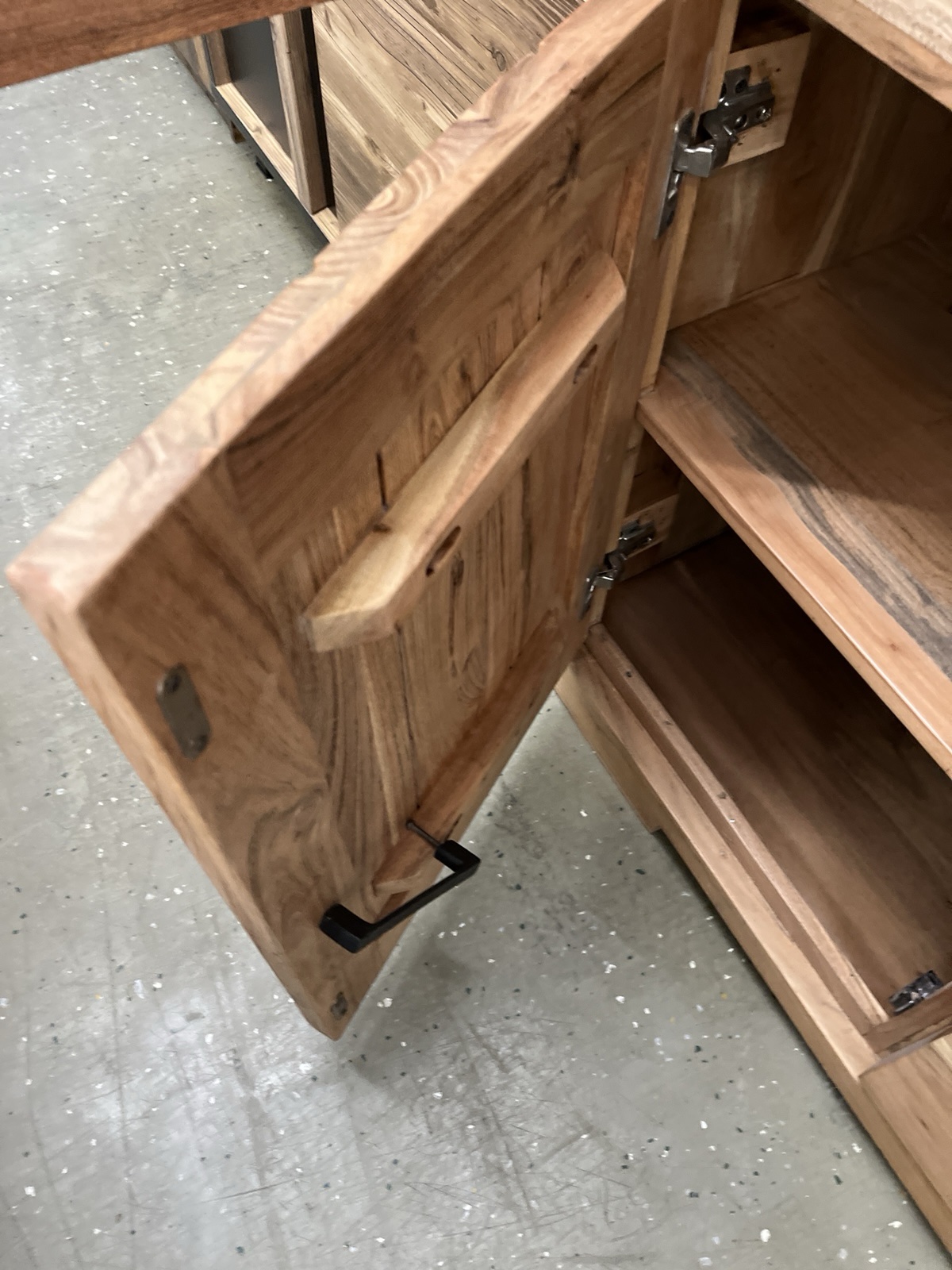 Highboard aus Akazien Massivholz
140x151x45 cm Neu – Bild 5