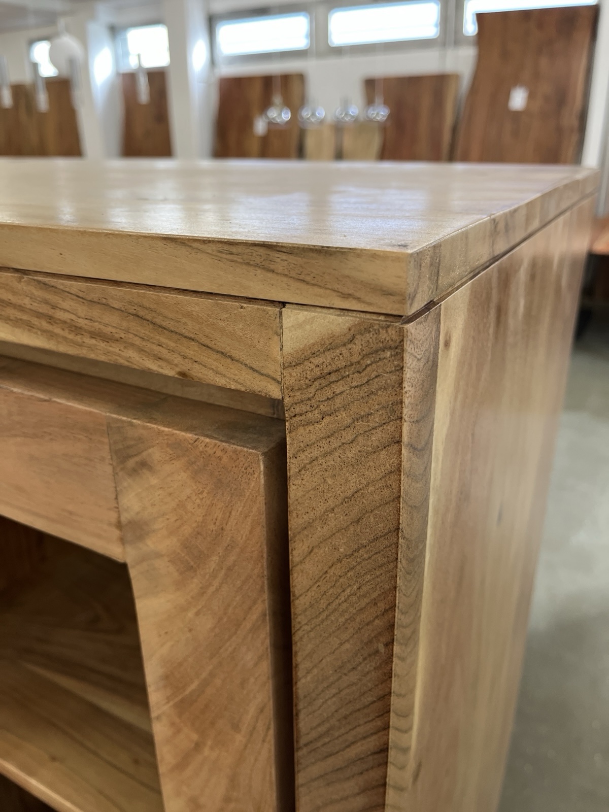 Highboard aus Akazien Massivholz
140x151x45 cm Neu – Bild 10