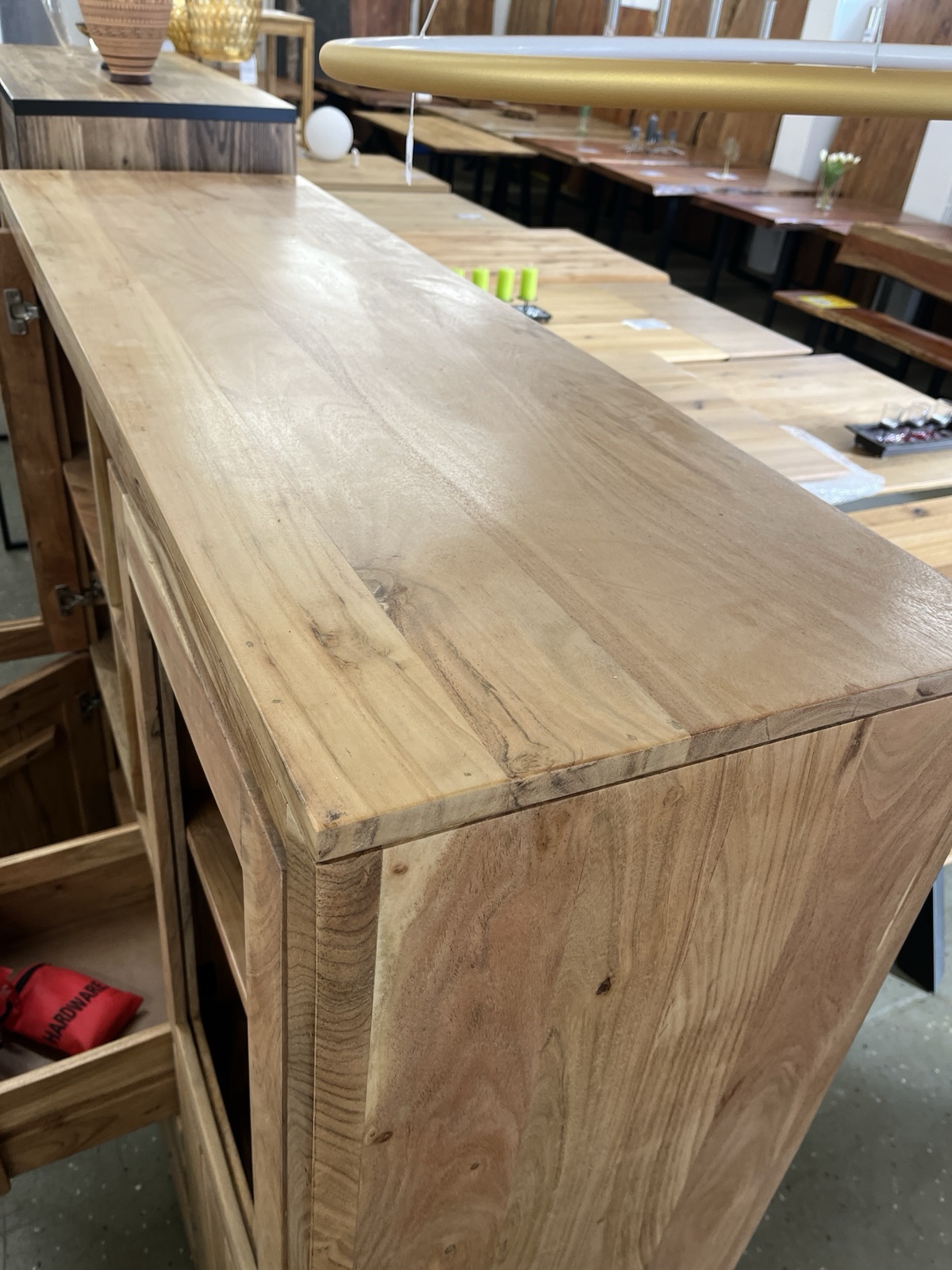 Highboard aus Akazien Massivholz
140x151x45 cm Neu – Bild 8