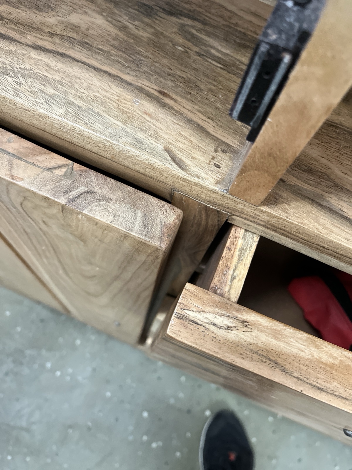 Highboard aus Akazien Massivholz
140x151x45 cm Neu – Bild 11