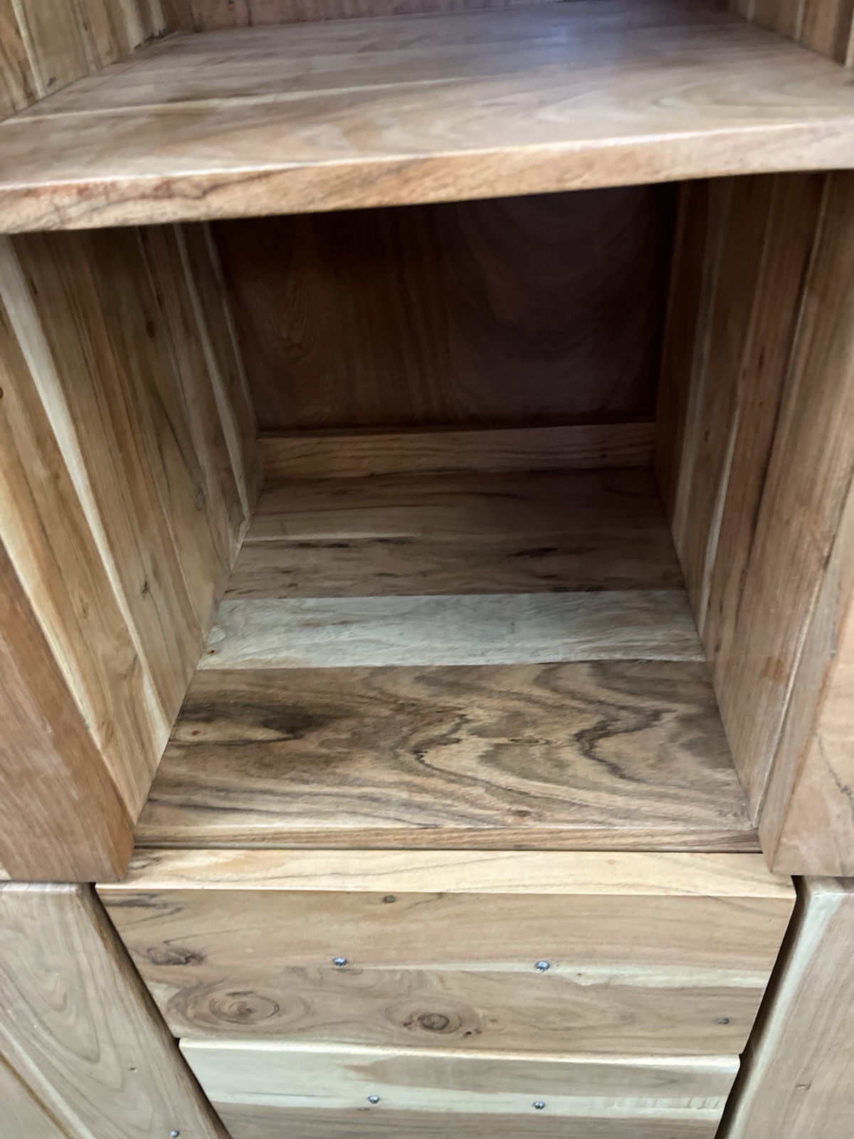 Highboard aus Akazien Massivholz
140x151x45 cm Neu – Bild 14