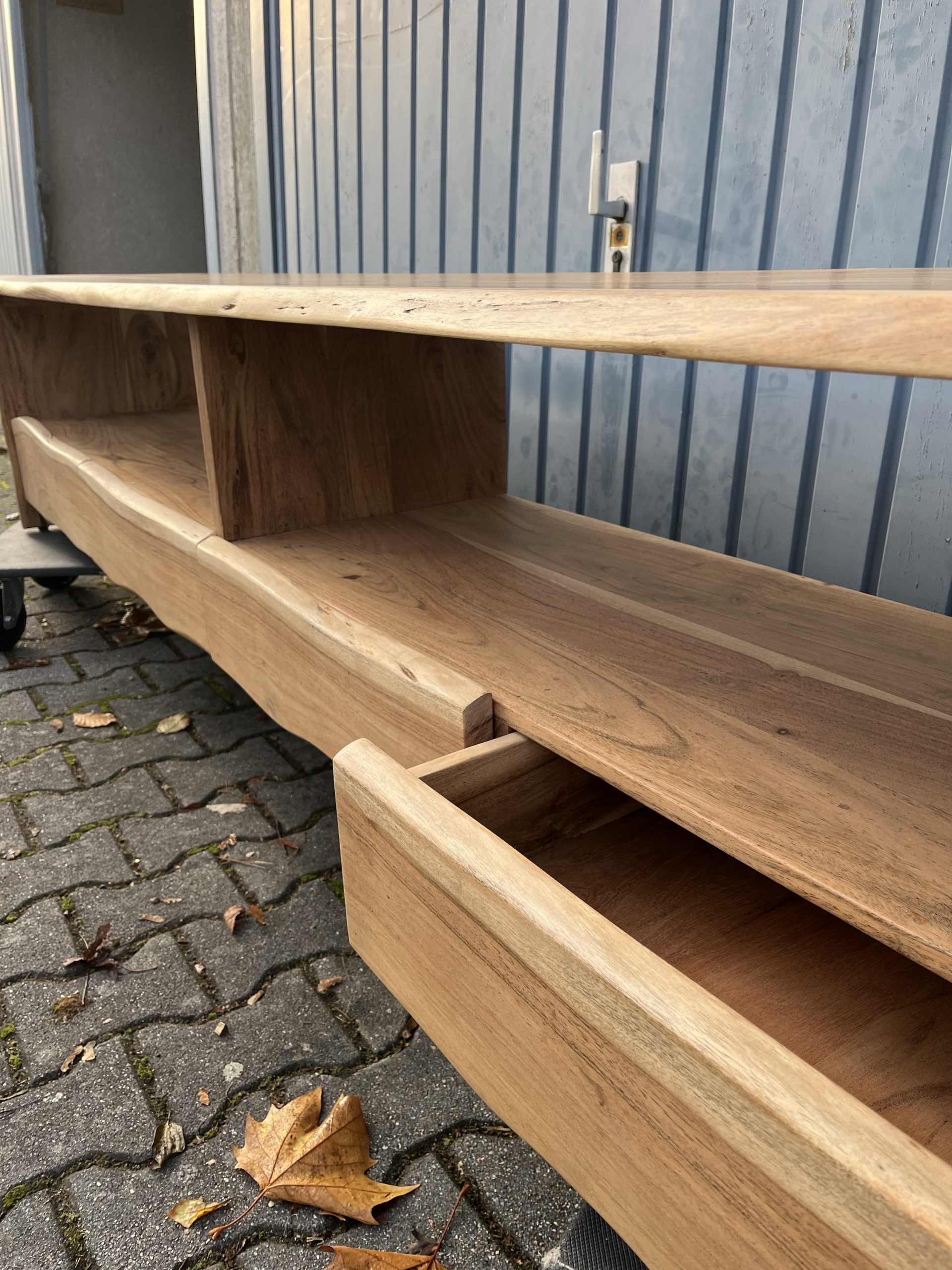 TV Board Sideboard Vollmassiv Holz Akazie 230x45x50 cm.Neue – Bild 5