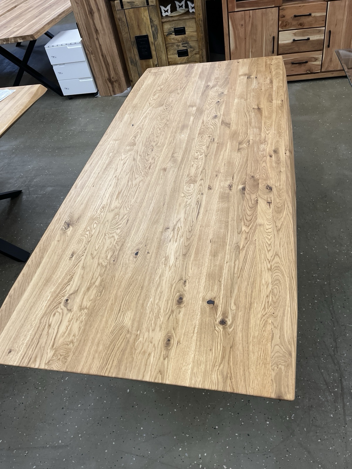 Esstisch aus Wildeiche Massiv Vollholz mit Schweizerkante 200x100x75 cm 40 mm Stark Gedoppelte Plate – Bild 11